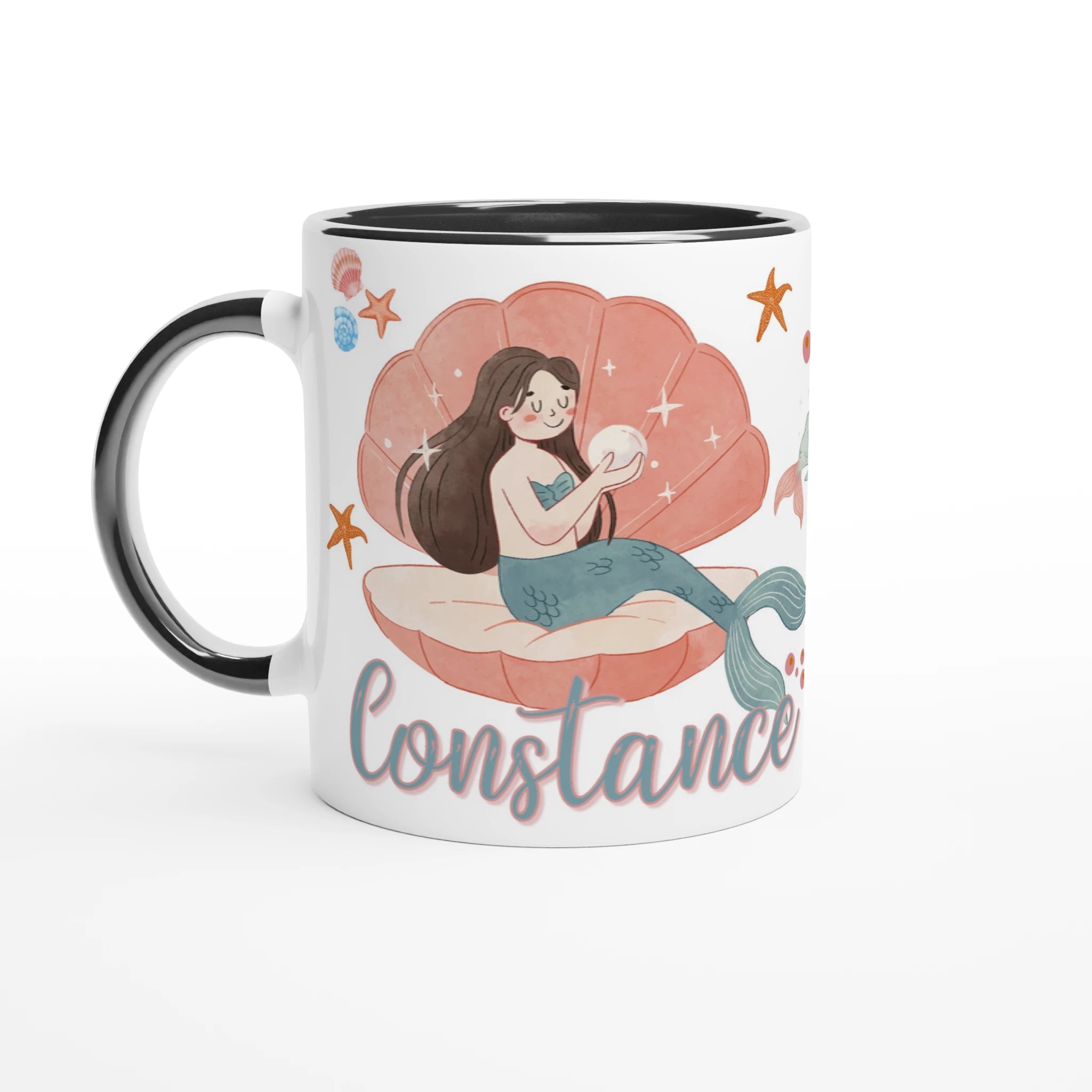 Mug personnalisé avec illustration de sirènes bohème chic et perles marines, intérieur noir, parfait pour une touche élégante.