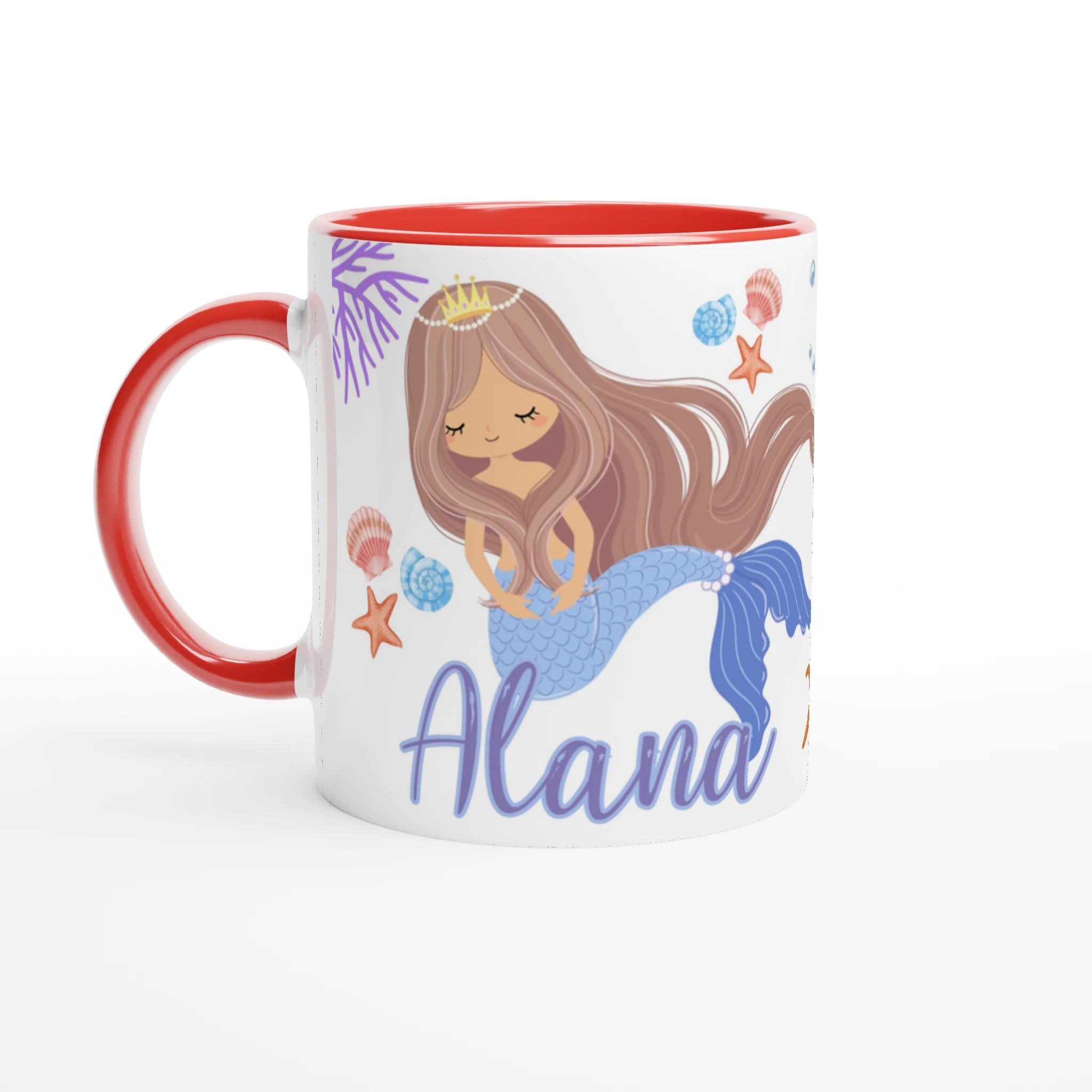 Mug personnalisé avec motifs de sirène princesse et décor marin, intérieur rouge, parfait pour un cadeau unique.