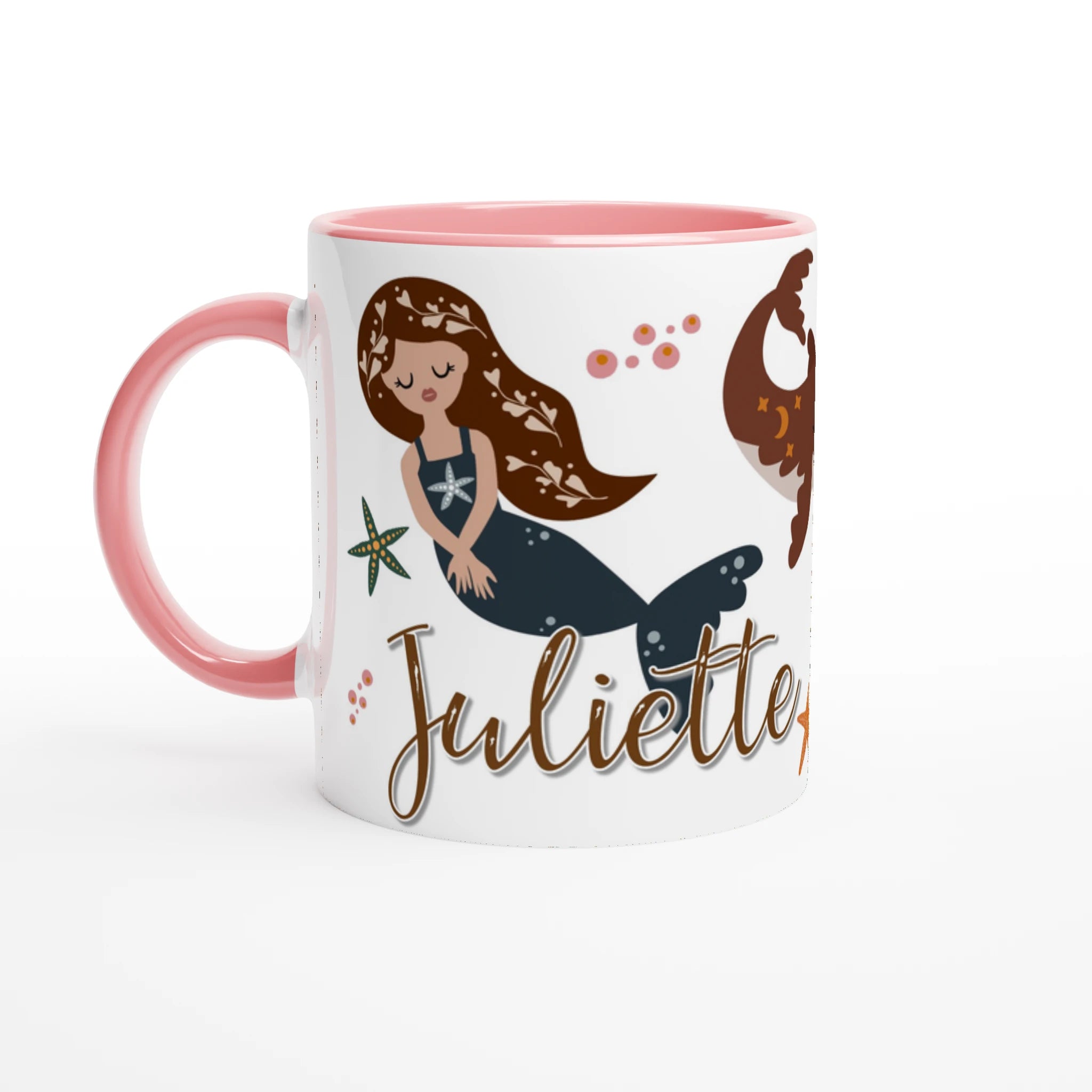 Tasse personnalisée avec motifs de sirènes et éléments marins, intérieur rose, parfaite pour un cadeau fille élégant.