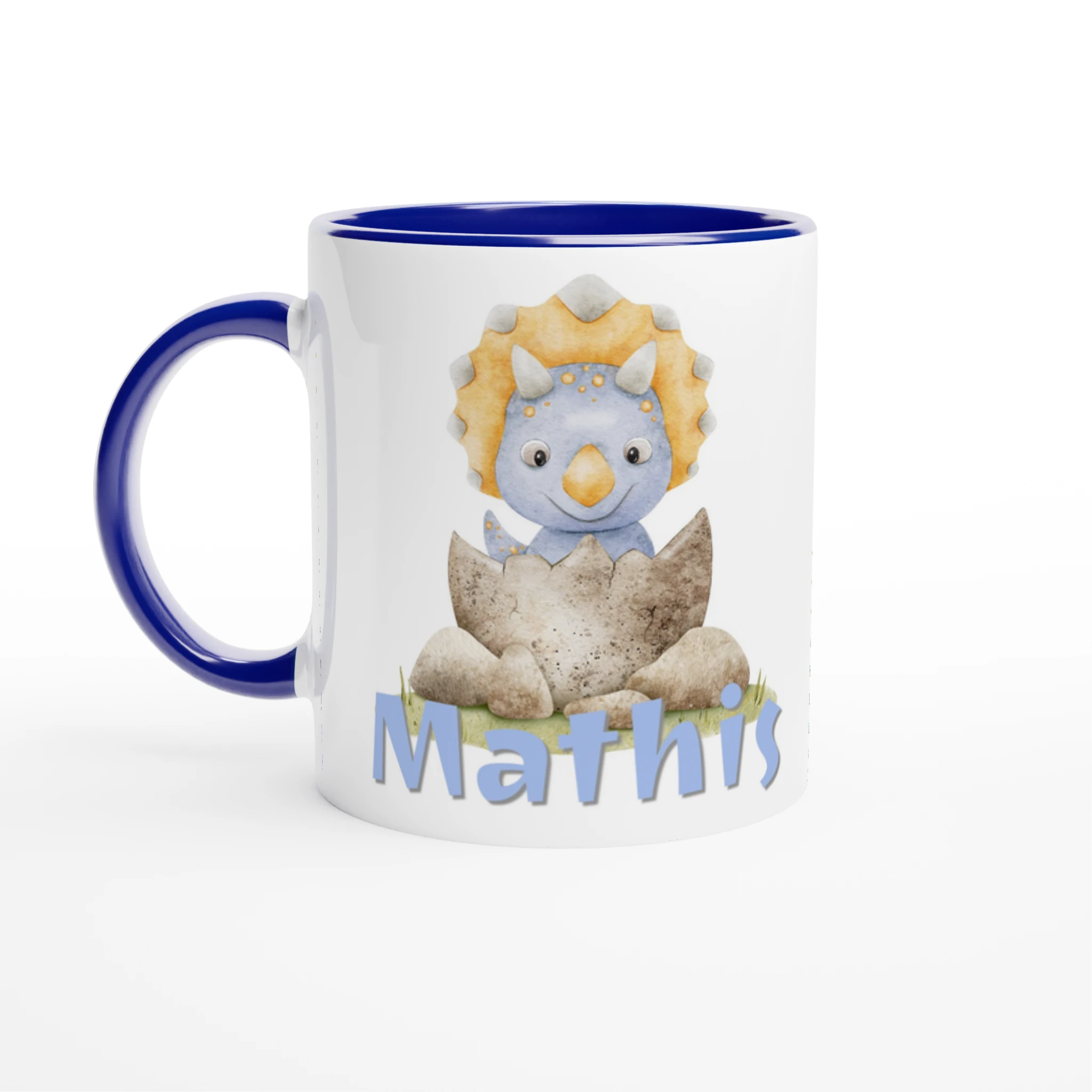 Mug personnalisé avec bébé dinosaure triceratops, intérieur bleu, idéal pour enfant.