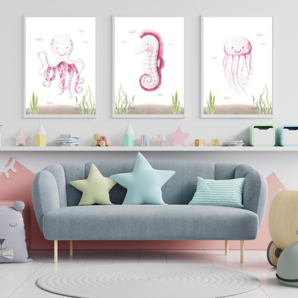 Ensemble de trois affiches murales sur le thème marin avec tortue, baleine et dauphin rose, parfait pour une chambre de fille.