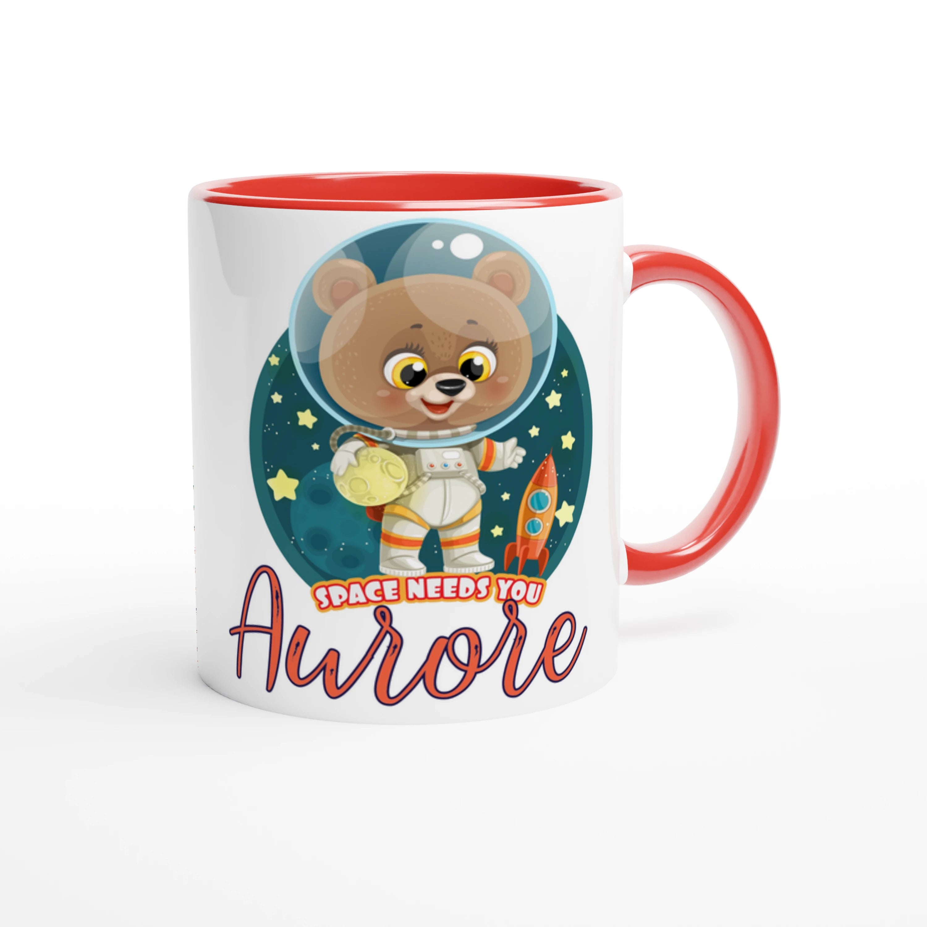 Mug personnalisé avec ourson astronaute et planète dorée, intérieur rouge, parfait pour un cadeau dynamique et unique.