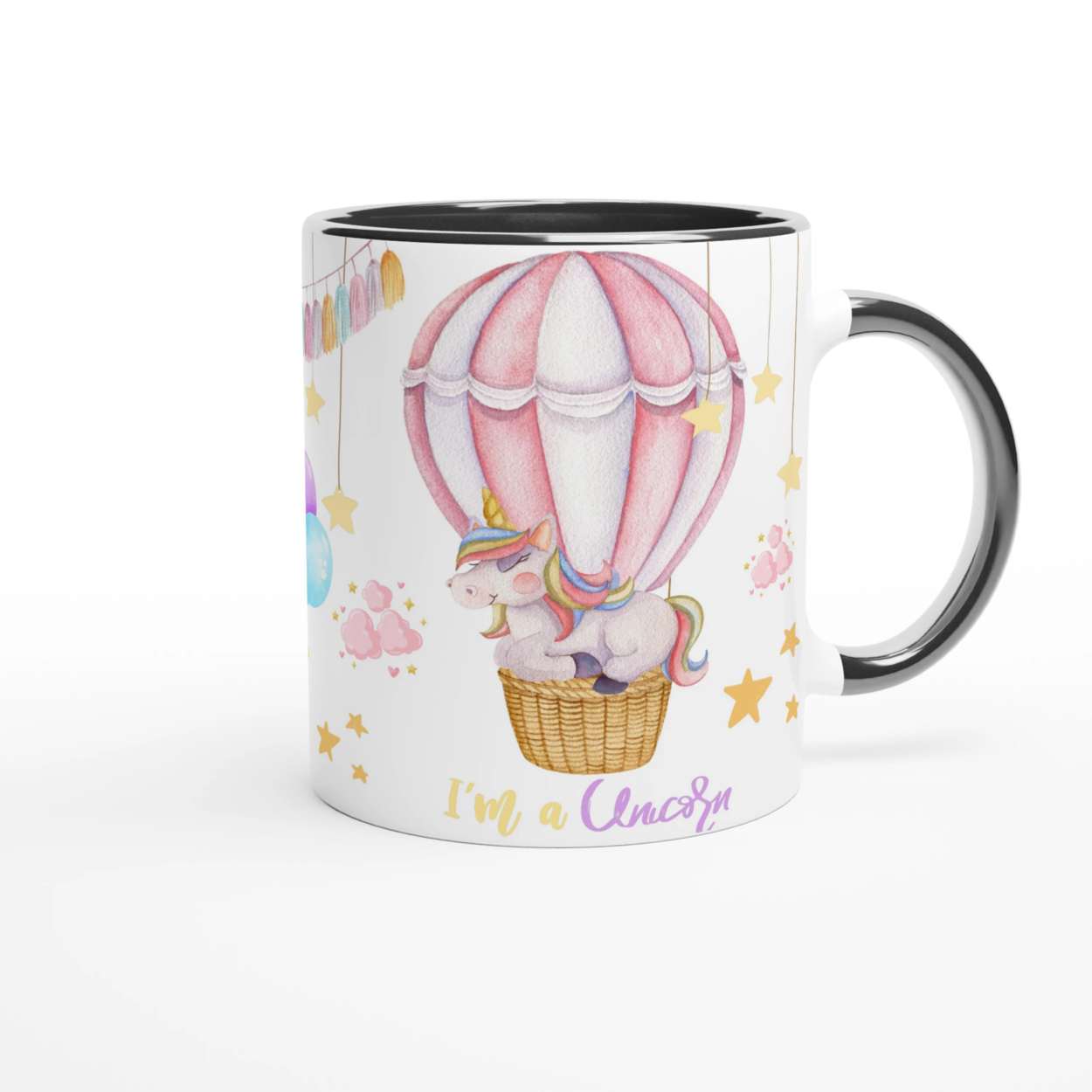 Mug personnalisé avec licorne rêveuse et décor étoilé, intérieur noir, pour une touche élégante et mystique.