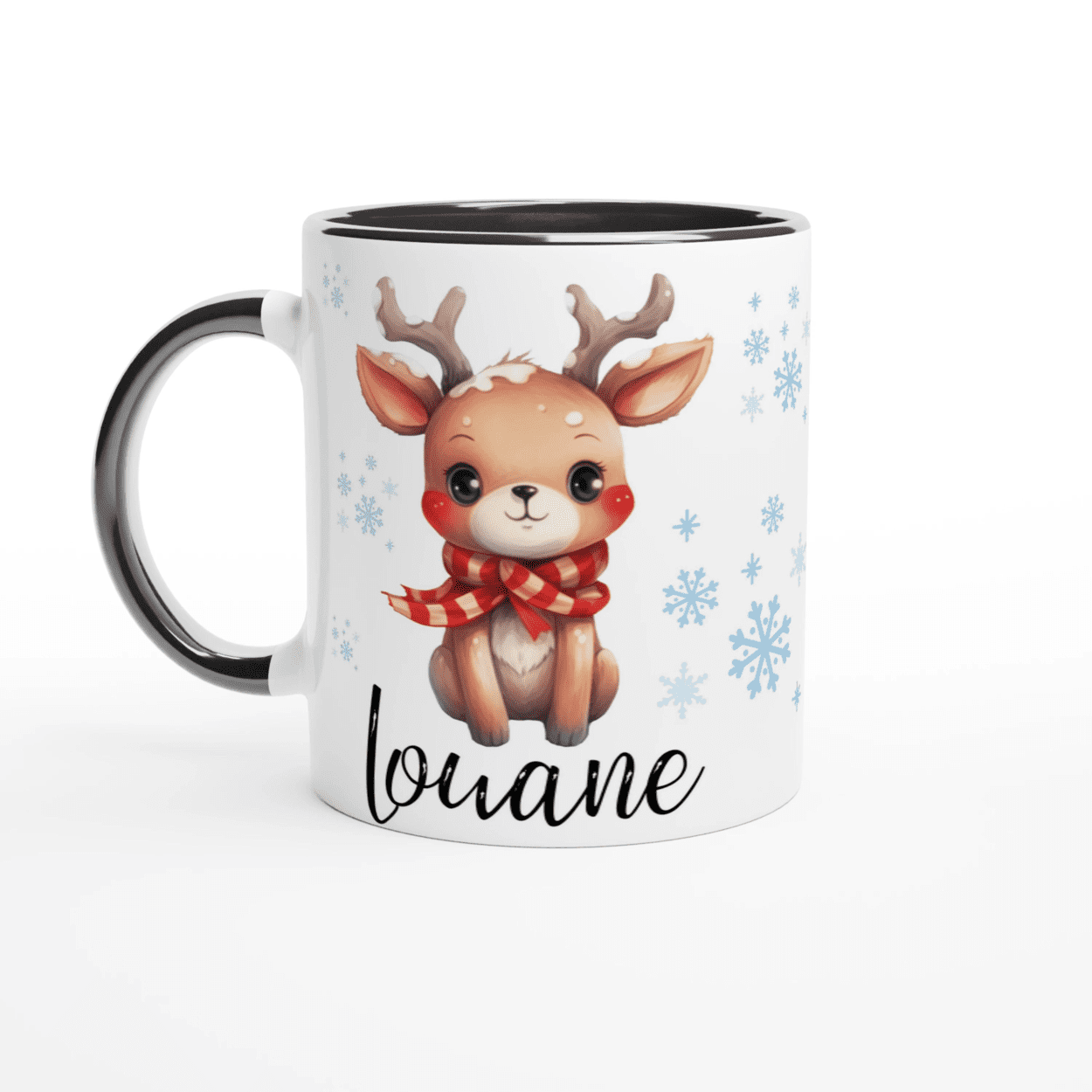 Mug prénom personnalisé avec renne, intérieur noir, idéal pour Noël et la déco hivernale.