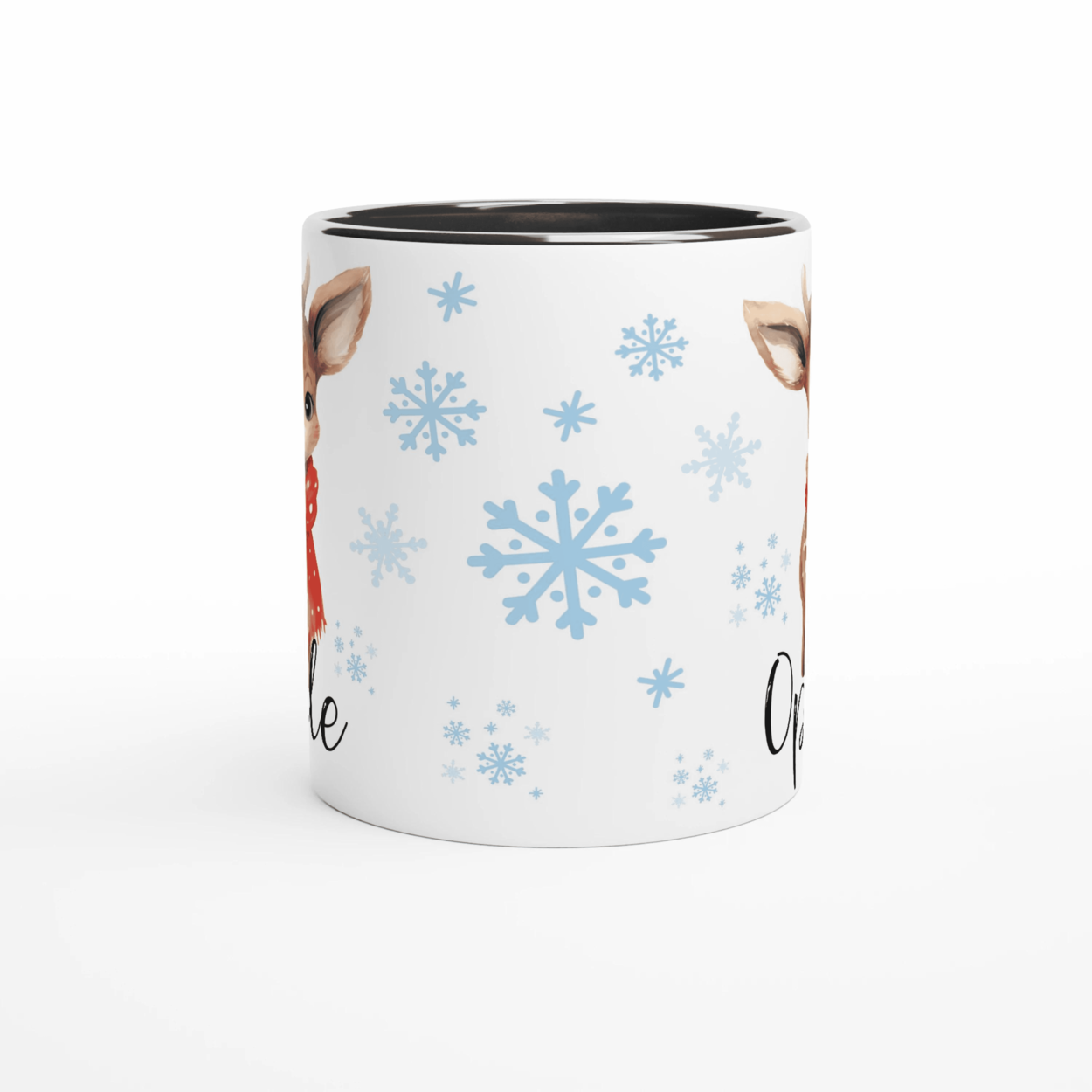 Mug personnalisé avec renne et prénom, intérieur noir, cadeau de Noël parfait pour enfants.