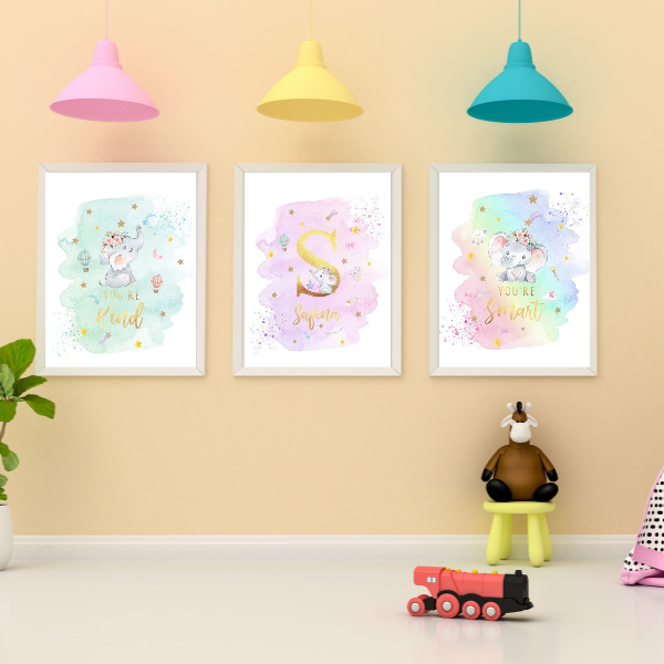 Triptyque d’affiches enfant avec éléphant et messages de bienveillance dans une décoration douce et ludique
