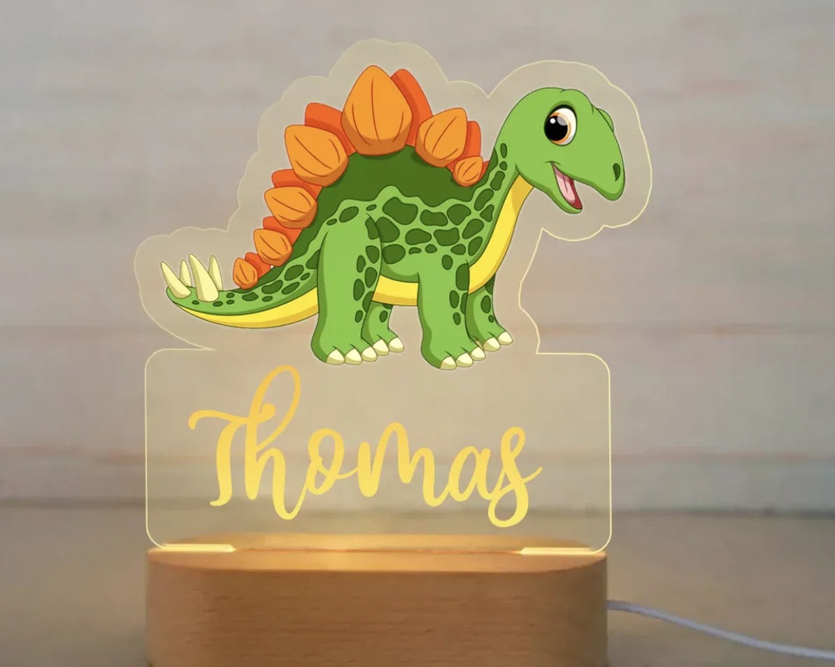 Veilleuse dinosaure personnalisée avec prénom – Lampe LED en bois, motif stégosaure, idéale pour une chambre d’enfant et un cadeau naissance ou baptême