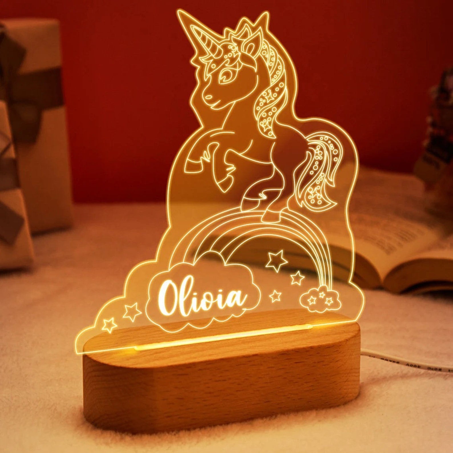 Veilleuse personnalisée licorne avec prénom – Lampe LED licorne et arc-en-ciel avec base en bois, idéale pour une chambre d’enfant et un cadeau de naissance ou d’anniversaire.