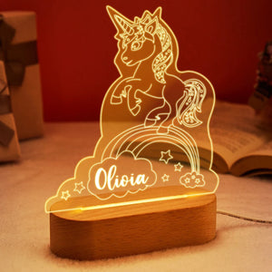 Veilleuse personnalisée licorne avec prénom – Lampe LED licorne et arc-en-ciel avec base en bois, idéale pour une chambre d’enfant et un cadeau de naissance ou d’anniversaire.
