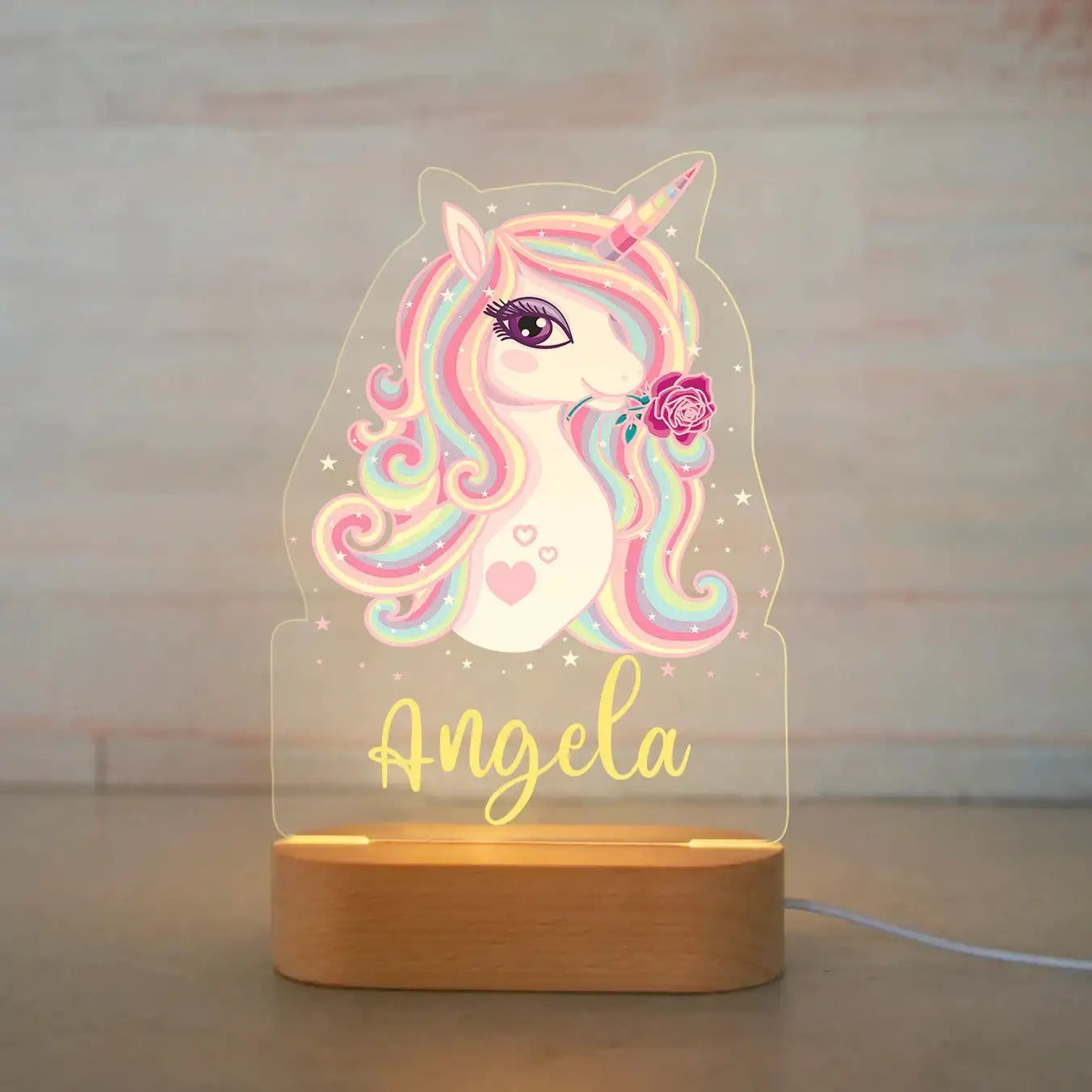 Veilleuse licorne personnalisée avec prénom – Lampe LED en bois, motif licorne et fleurs, parfaite pour une décoration douce et magique.