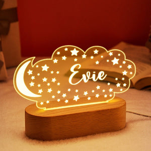 Veilleuse personnalisée nuage avec prénom – Lampe LED douce avec base en bois, idéale pour une chambre bébé et un cadeau de naissance ou baptême.