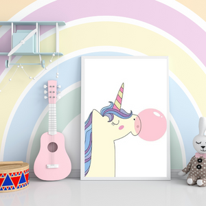 Zoom sur la texture toile coton canvas d’une affiche licorne pour enfant.