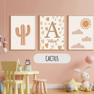 Décoration murale pour chambre enfant avec cactus illustré et couleurs beige terracotta