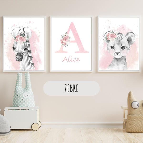 Décoration murale enfant avec zèbre aquarelle et affiches coordonnées rose poudré