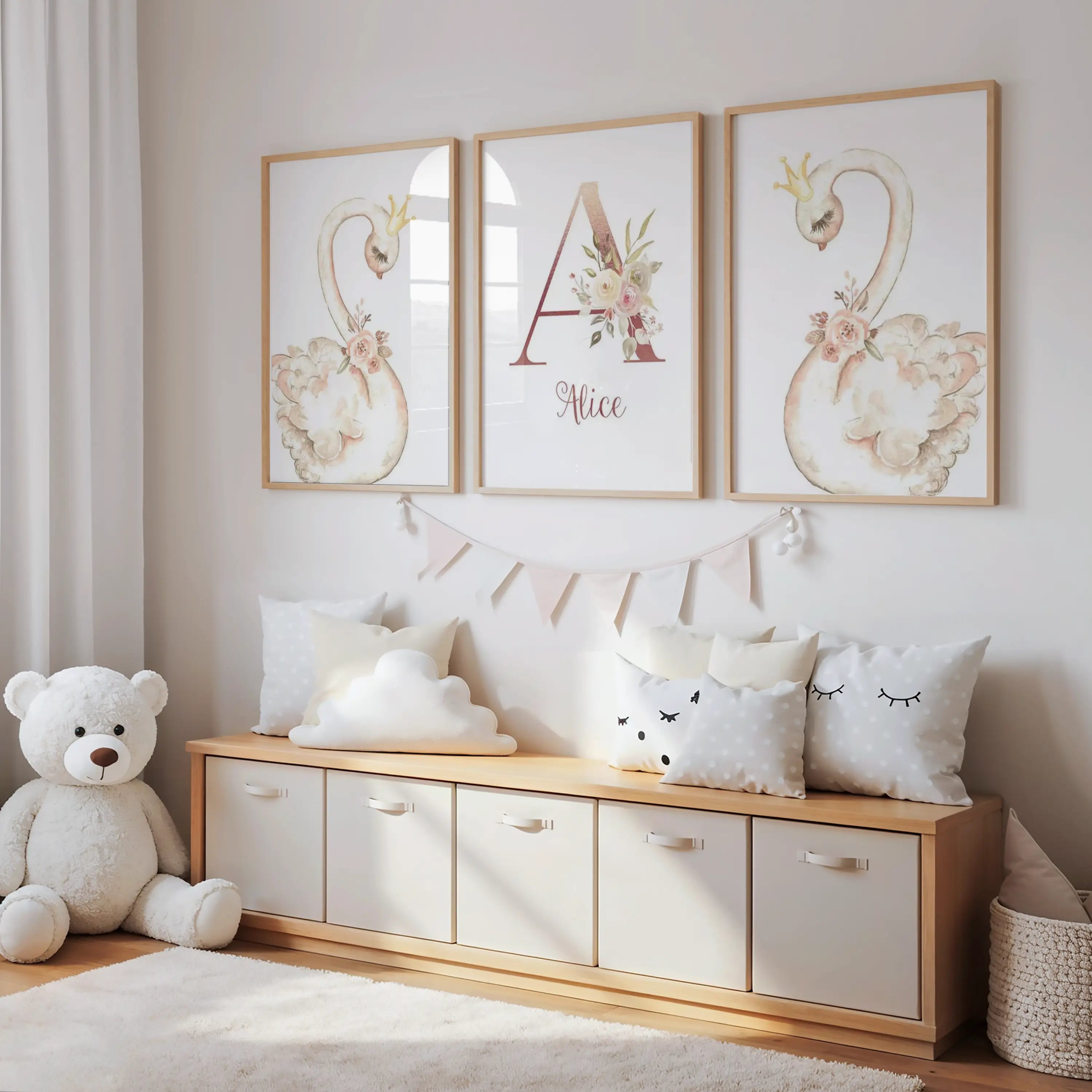 Affiche cygne personnalisée avec initiale florale pour décoration chambre bébé fille