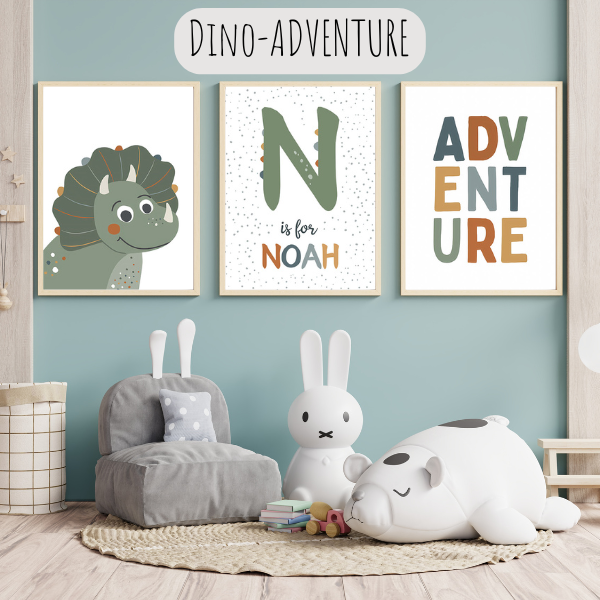 Affiches dinosaures personnalisées avec prénom, parfaites pour une décoration murale chambre bébé garçon. Idéal comme cadeau personnalisé enfant.