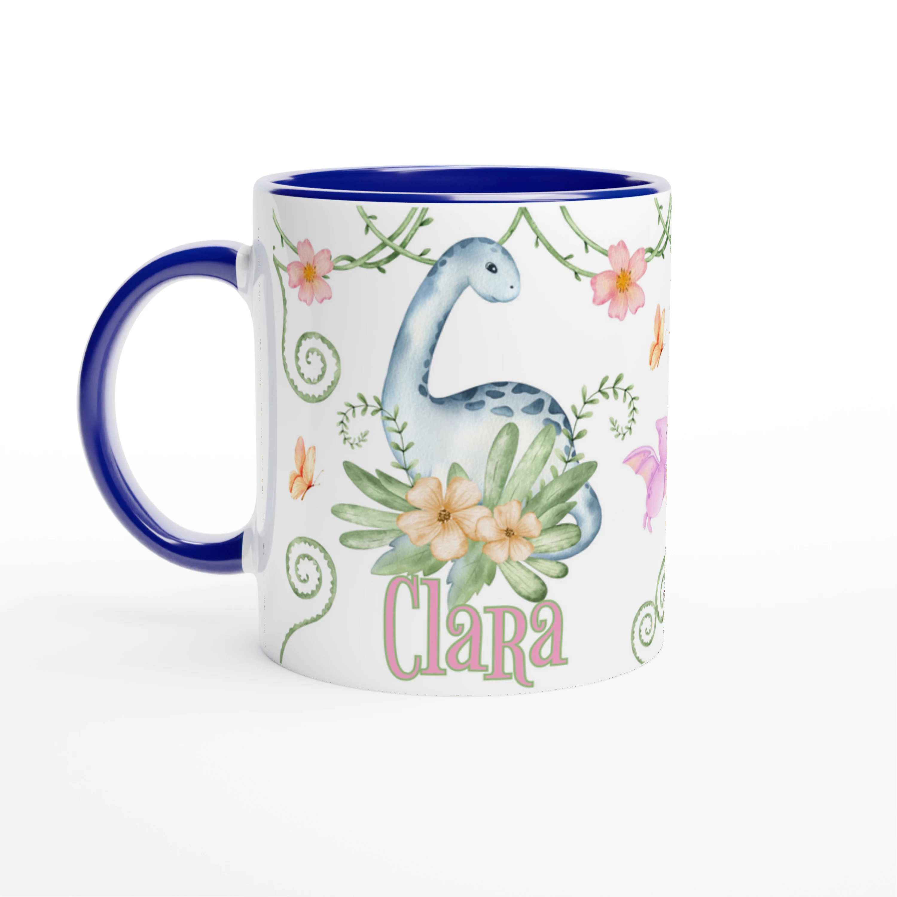 Mug personnalisé avec motif dinosaure fleuri et prénom, intérieur bleu, cadeau idéal pour enfant.