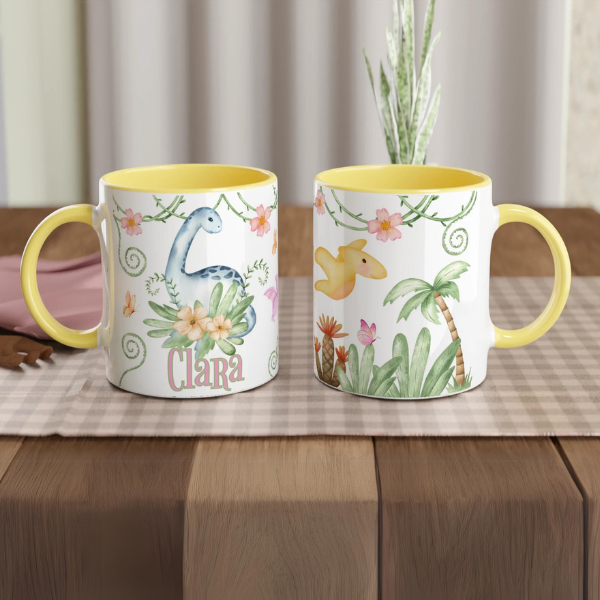 Mug dinosaure floral personnalisé avec prénom, intérieur jaune, design doux et fleuri, parfait pour les enfants.