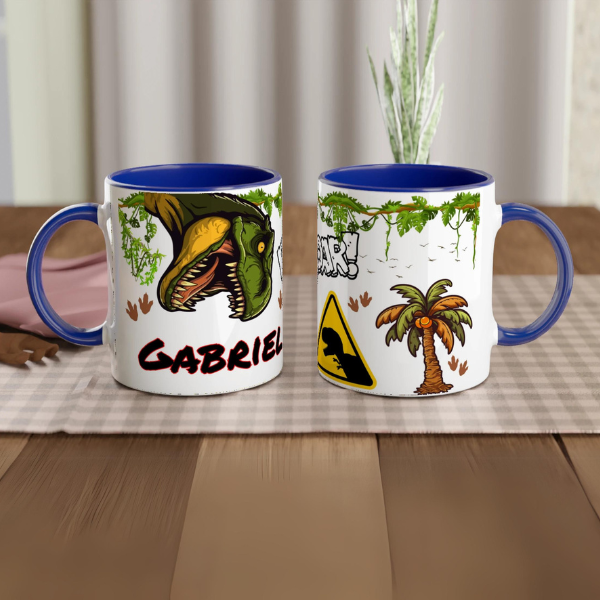 Mug dinosaure personnalisé avec prénom Gabriel, intérieur bleu, idéal comme cadeau original pour les enfants passionnés de dinosaures.