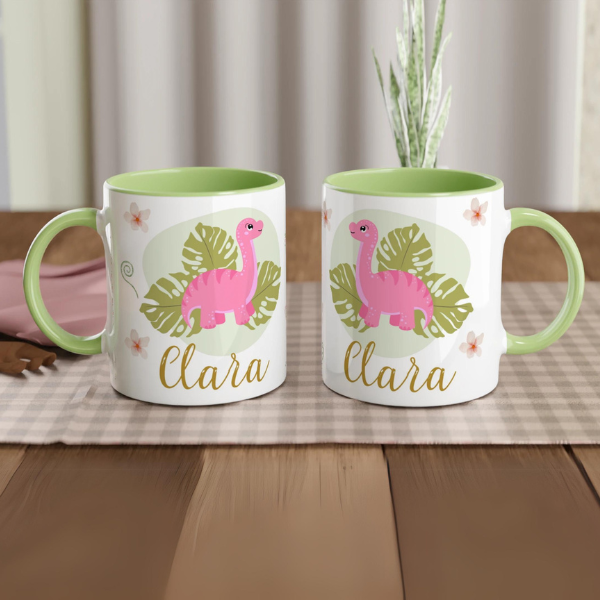 Mug dinosaure rose personnalisé avec prénom, intérieur vert, parfait comme cadeau pour enfant passionné de dinosaures.