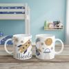 Mug personnalisé enfant avec illustrations astronaute, fusée et planètes sur fond intérieur