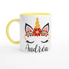 Mug blanc orné d’une licorne décorative, intérieur jaune et illustration florale colorée