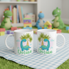Mug personnalisé enfant avec illustration de dinosaure vu de l’autre côté du mug