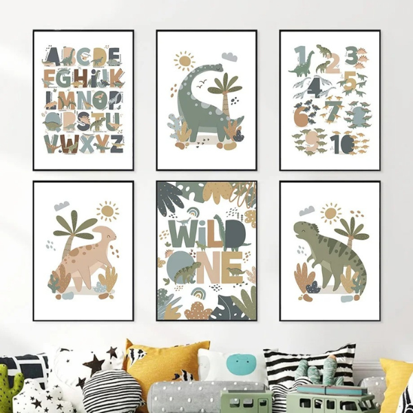 Idée déco avec affiches dinosaures en vert sauge, vendues à l’unité, imprimées sur toile coton pour une chambre d’enfant tendance.