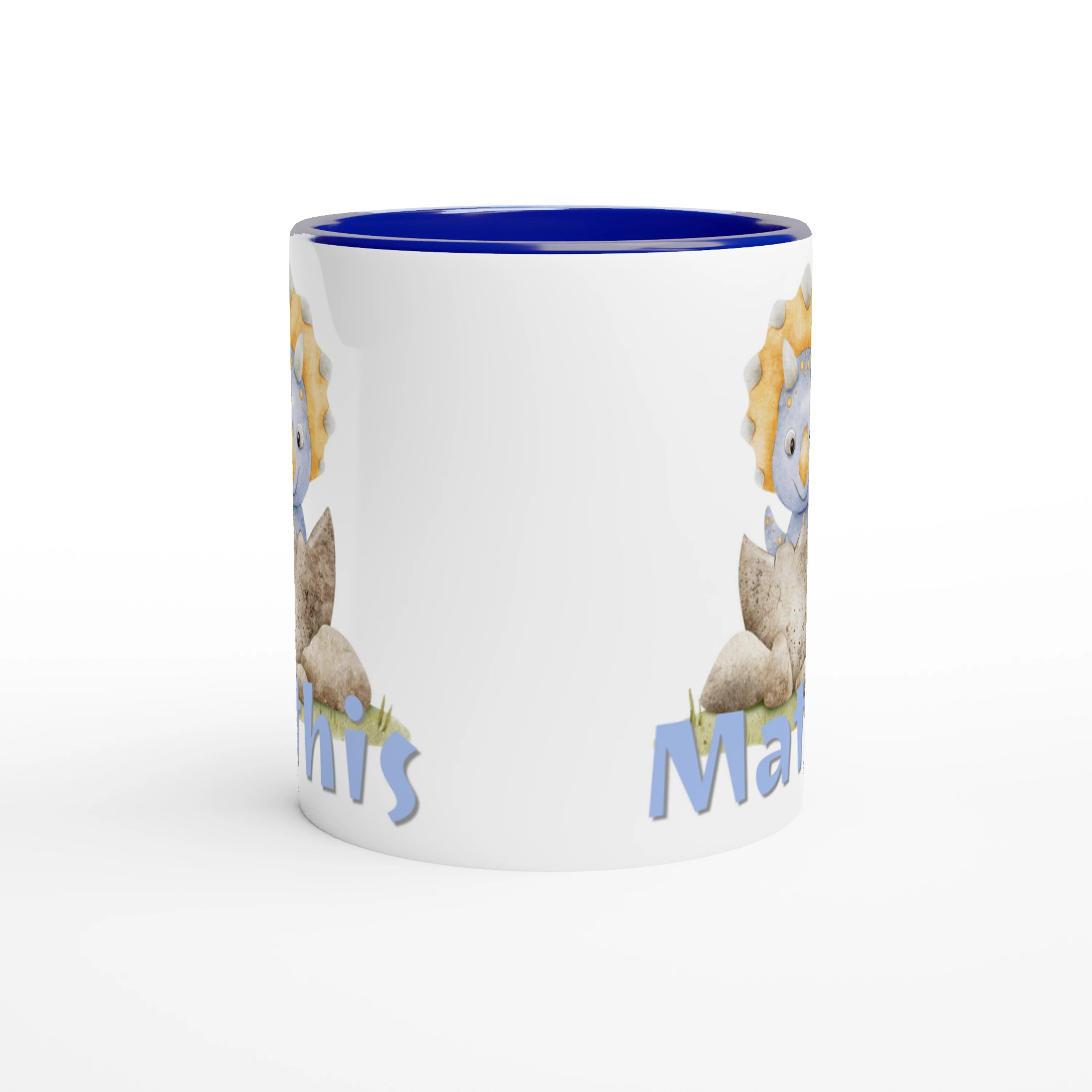 Tasse personnalisée avec bébé dinosaure triceratops, intérieur bleu, idéal pour enfant.