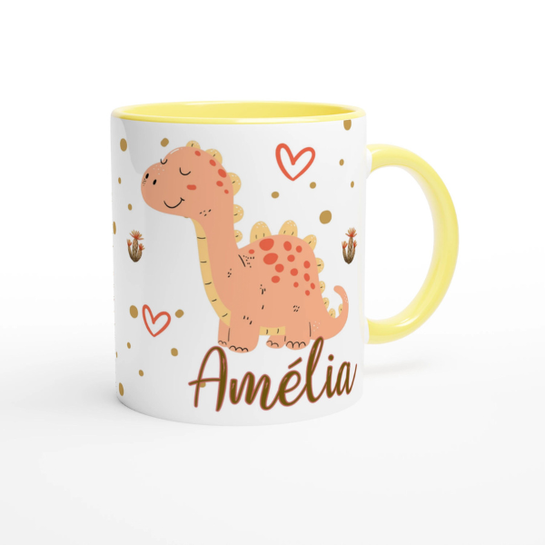 Mug personnalisé avec motif dinosaure mignon et prénom, intérieur et anse jaune, idéal pour les enfants